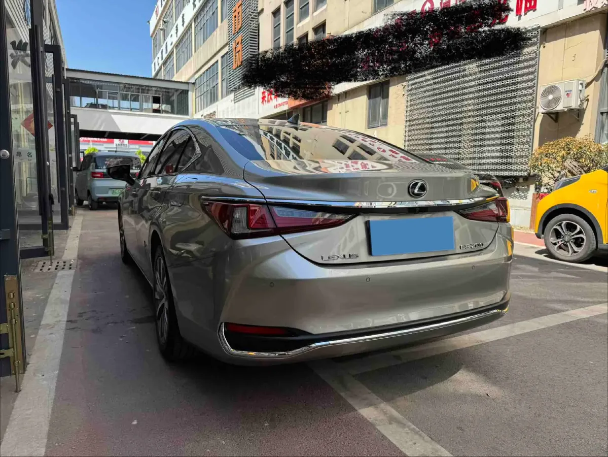 2018 Lexus ES 2.0L 173HP L4 CVT,autocango,china used car exporter,china ev exporter,chinese used car exporter,chinese used ev exporter