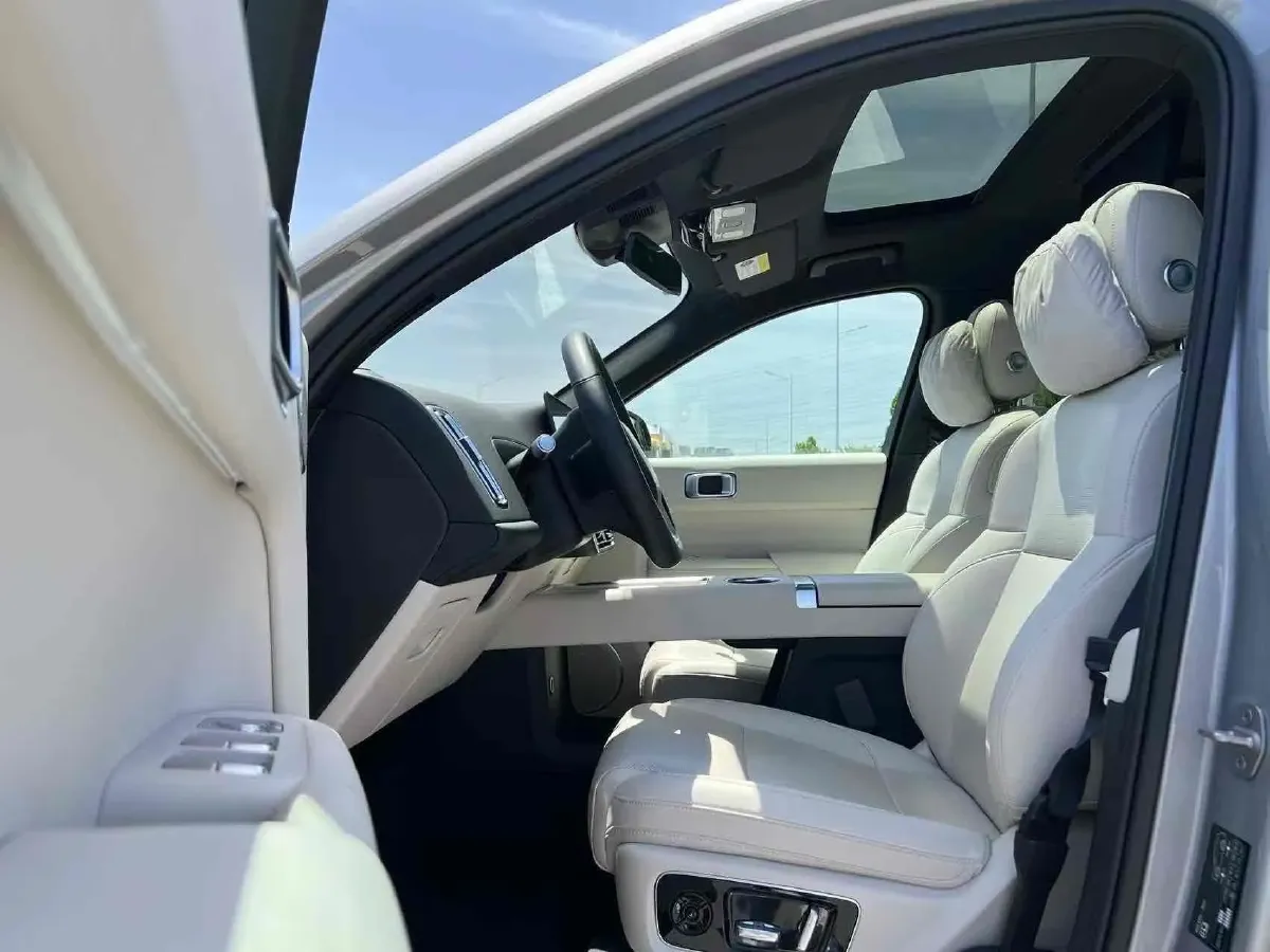 2022 Li L9 Range Extended 154HP REEV 42.6KWH,autocango,china used car exporter,china ev exporter,chinese used car exporter,chinese used ev exporter