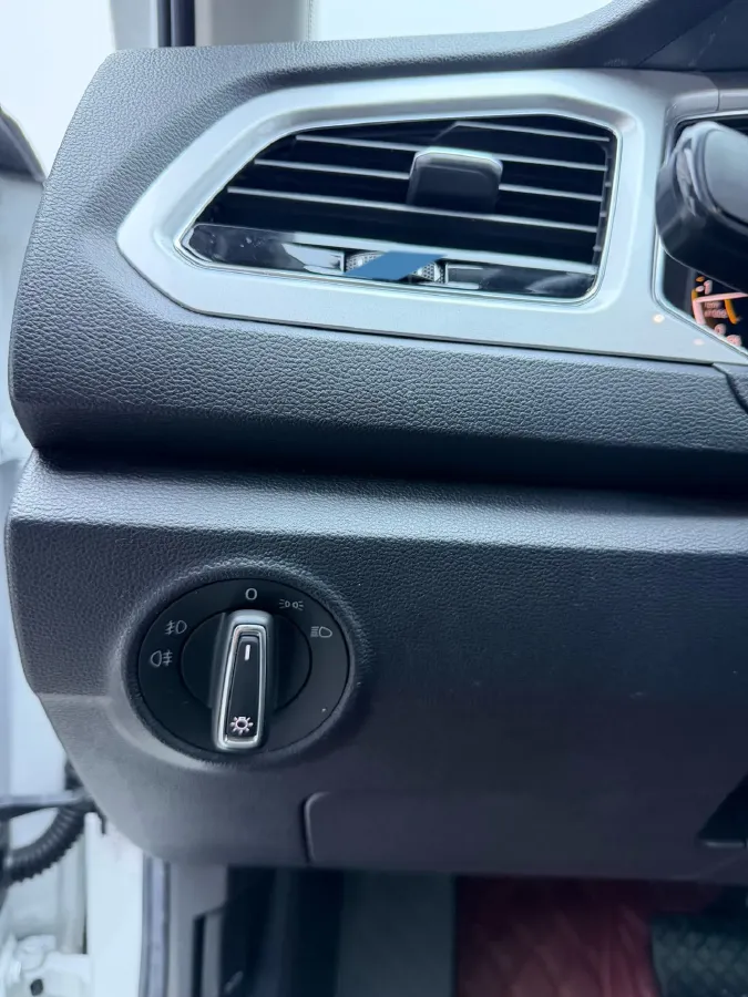 2022 Volkswagen T-Roc 1.4T 150HP L4 7DCT,autocango,china used car exporter,china ev exporter,chinese used car exporter,chinese used ev exporter