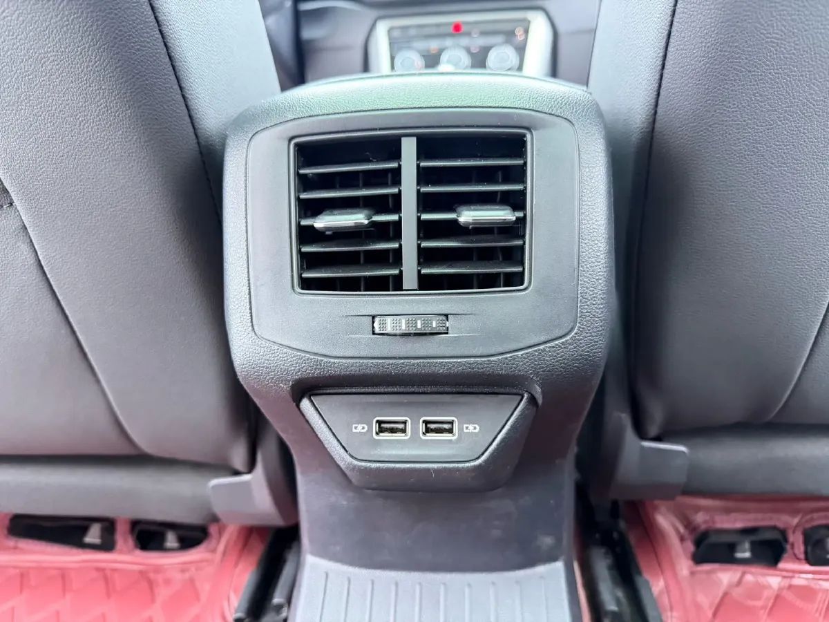 2022 Volkswagen T-Roc 1.4T 150HP L4 7DCT,autocango,china used car exporter,china ev exporter,chinese used car exporter,chinese used ev exporter