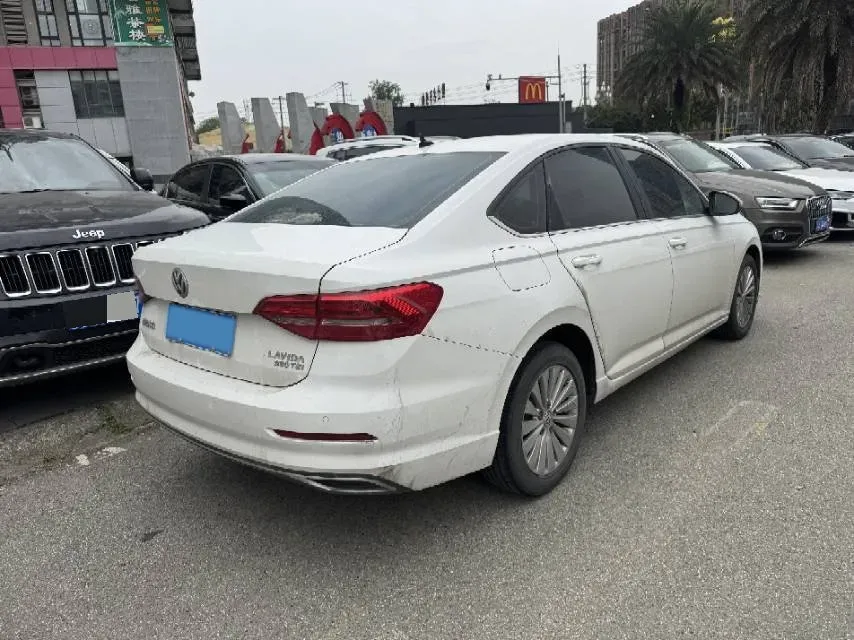 2018 Skoda Karoq 1.4T 150HP L4 7DCT,autocango,china used car exporter,china ev exporter,chinese used car exporter,chinese used ev exporter