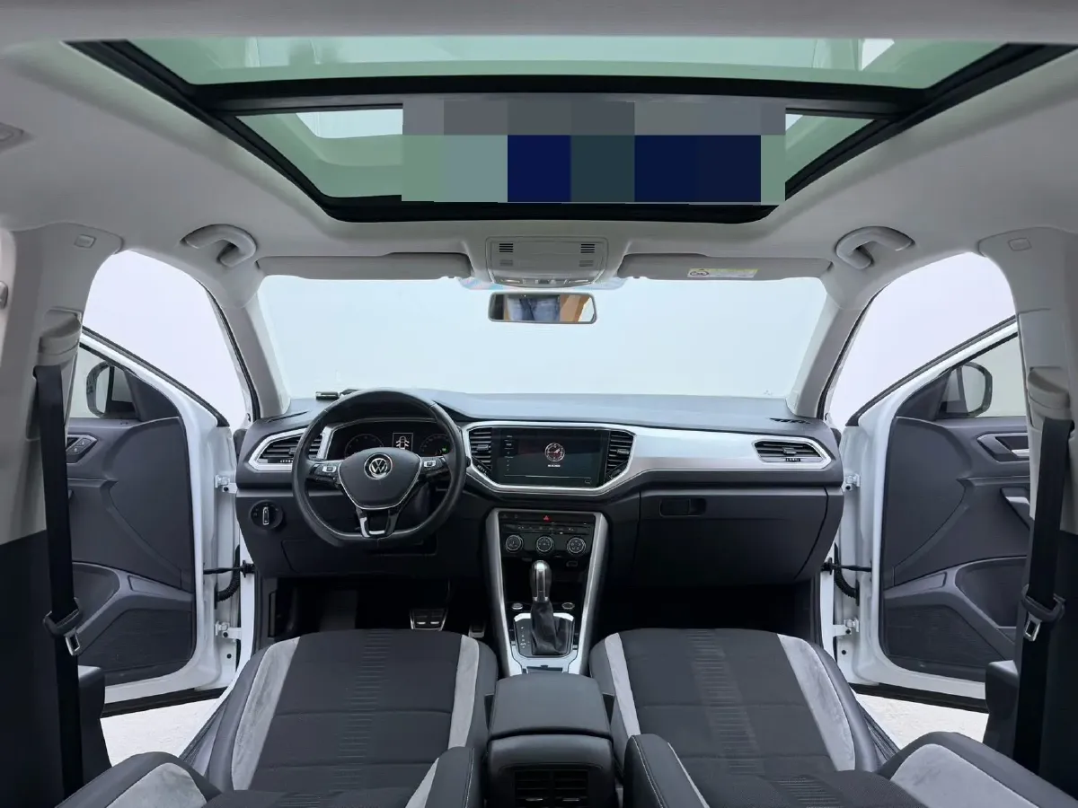 2022 Volkswagen T-Roc 1.4T 150HP L4 7DCT,autocango,china used car exporter,china ev exporter,chinese used car exporter,chinese used ev exporter