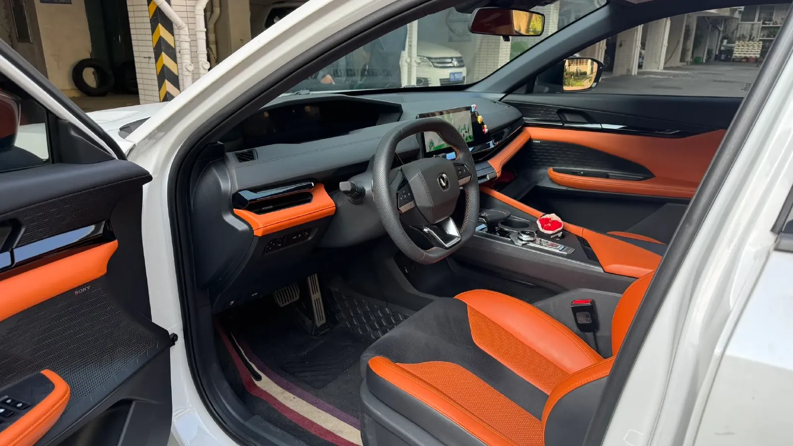 2023 ChangAn UNI-V 2.0T 233HP L4 8AT,autocango,china used car exporter,china ev exporter,chinese used car exporter,chinese used ev exporter