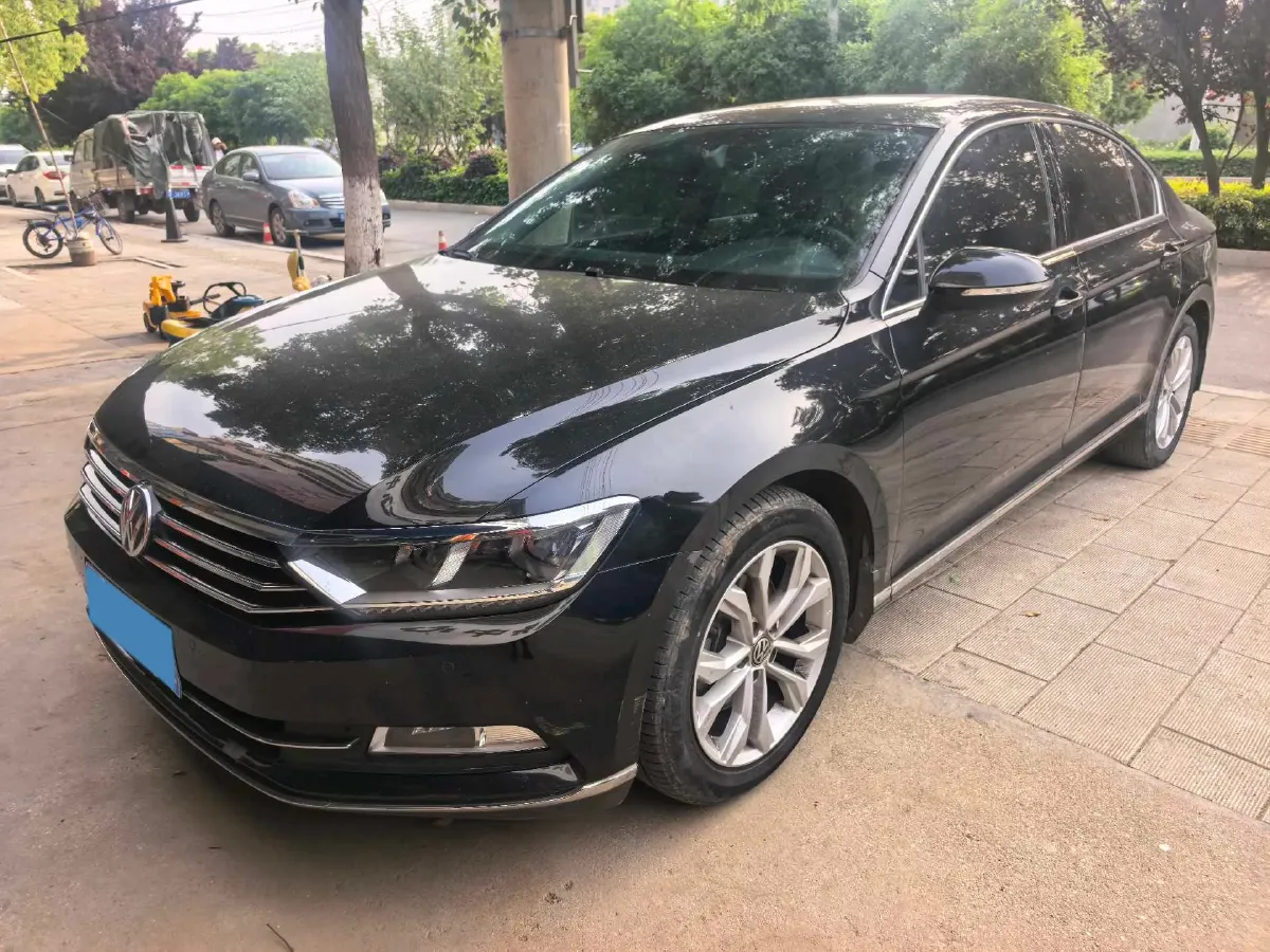 2019 Volkswagen Magotan 2.0T 186HP L4 7DCT,autocango,china used car exporter,china ev exporter,chinese used car exporter,chinese used ev exporter