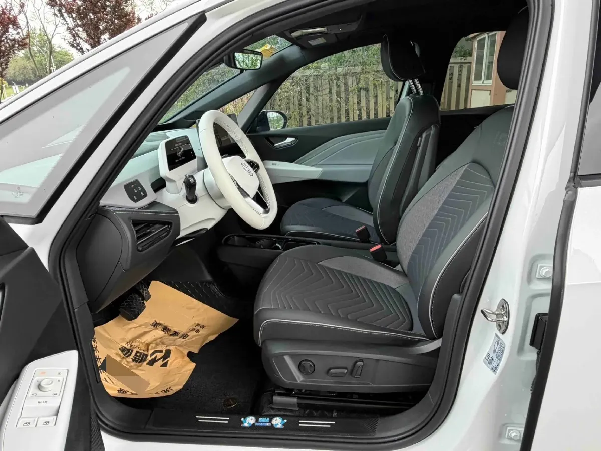2025 Volkswagen ID.3 BEV 52.8KWH,autocango,china used car exporter,china ev exporter,chinese used car exporter,chinese used ev exporter