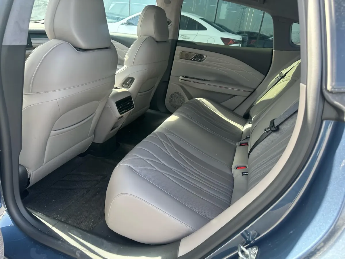 2025 Geely Galaxy Starshine 8 1.5T 163HP L4 3DHT PHEV 27.69KWH,autocango,china used car exporter,china ev exporter,chinese used car exporter,chinese used ev exporter