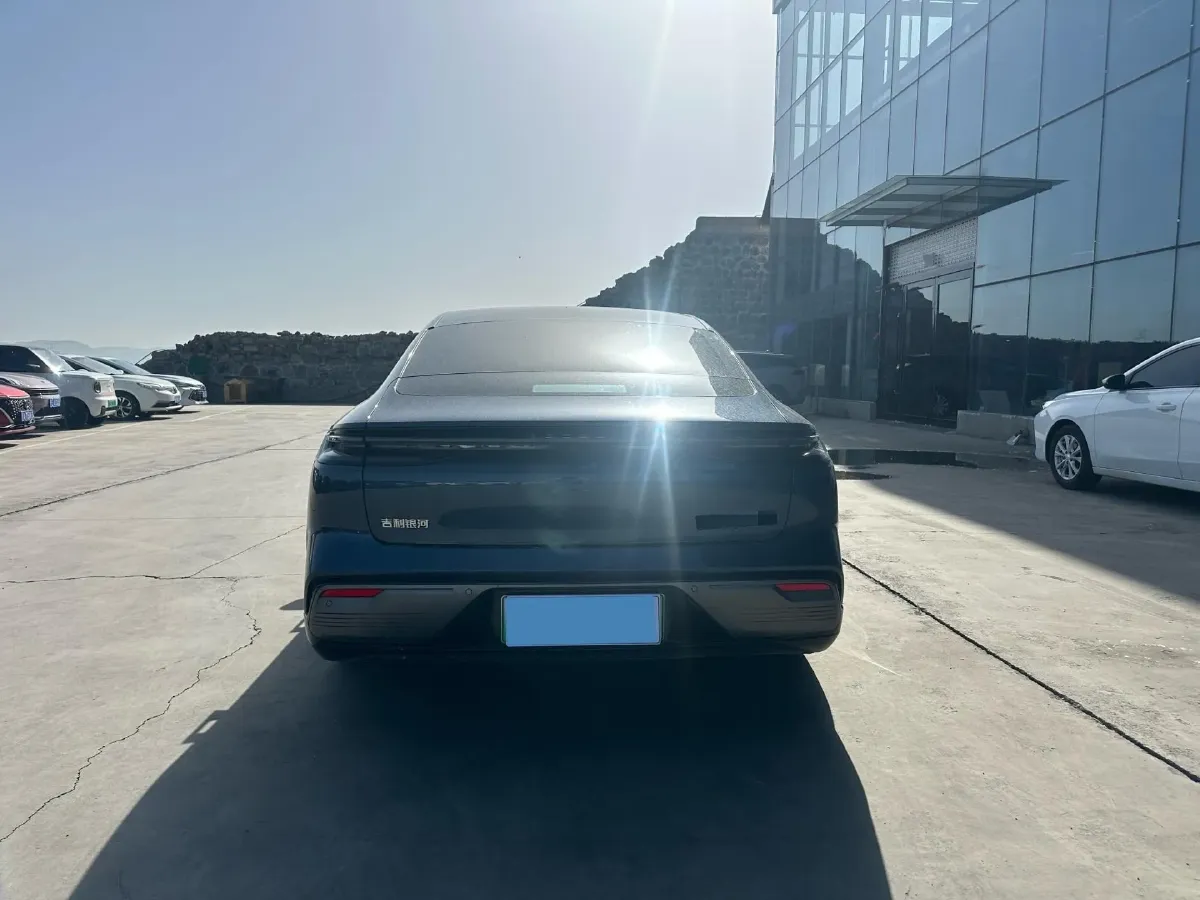 2025 Geely Galaxy Starshine 8 1.5T 163HP L4 3DHT PHEV 27.69KWH,autocango,china used car exporter,china ev exporter,chinese used car exporter,chinese used ev exporter