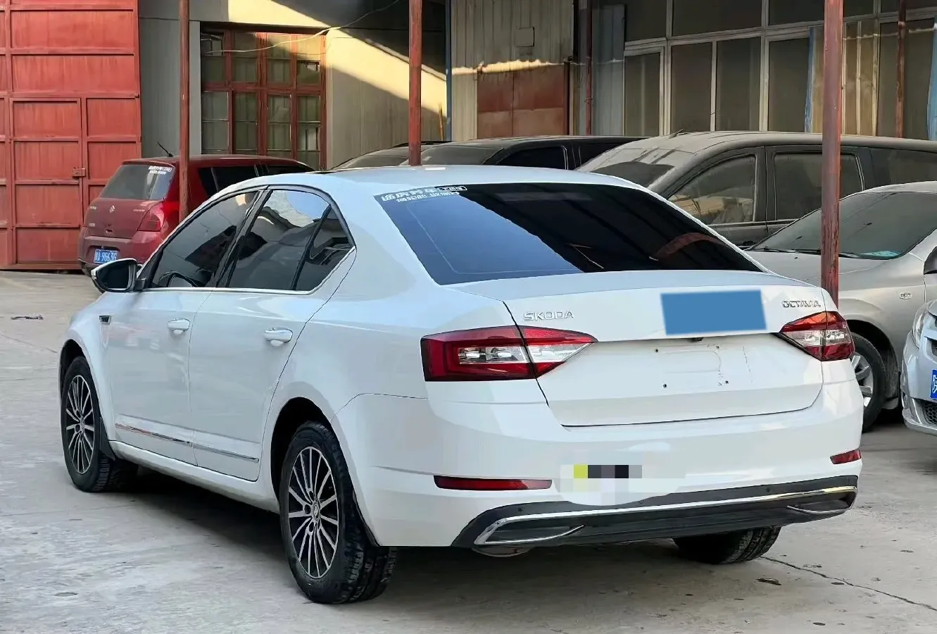 2020 Skoda Octavia 1.5L 113HP L4 5MT,autocango,china used car exporter,china ev exporter,chinese used car exporter,chinese used ev exporter