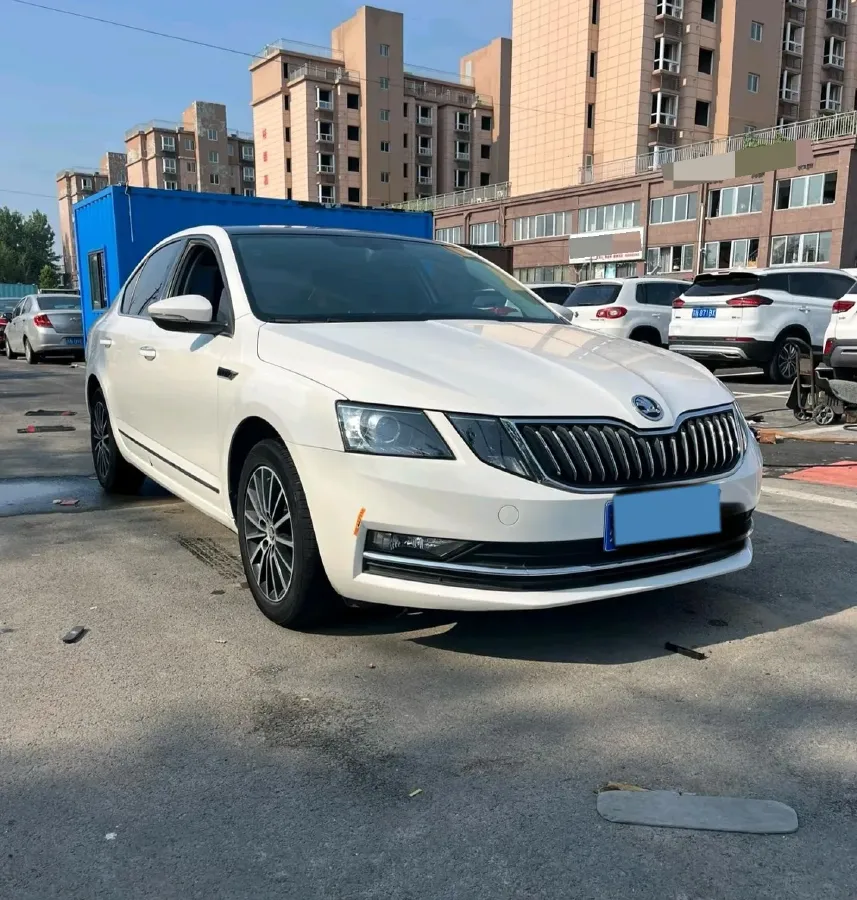 2020 Skoda Octavia 1.5L 113HP L4 5MT,autocango,china used car exporter,china ev exporter,chinese used car exporter,chinese used ev exporter