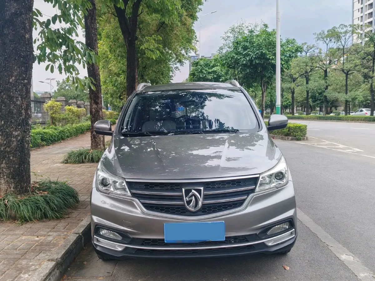 2019 BaoJun 730 1.5T 150HP L4 6MT,autocango,china used car exporter,china ev exporter,chinese used car exporter,chinese used ev exporter