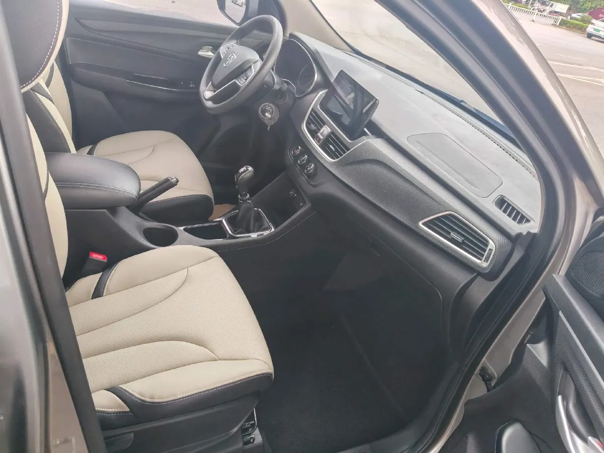 2019 BaoJun 730 1.5T 150HP L4 6MT,autocango,china used car exporter,china ev exporter,chinese used car exporter,chinese used ev exporter