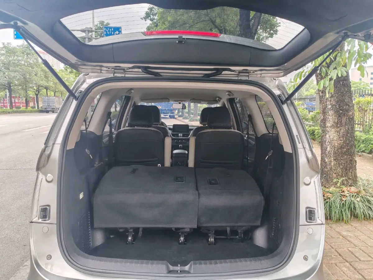 2019 BaoJun 730 1.5T 150HP L4 6MT,autocango,china used car exporter,china ev exporter,chinese used car exporter,chinese used ev exporter