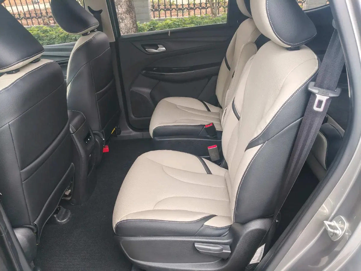 2019 BaoJun 730 1.5T 150HP L4 6MT,autocango,china used car exporter,china ev exporter,chinese used car exporter,chinese used ev exporter