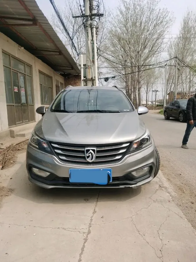 2017 BaoJun 310 1.5L 112HP L4 6MT,autocango,china used car exporter,china ev exporter,chinese used car exporter,chinese used ev exporter