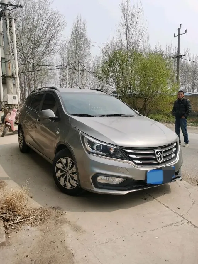 2017 BaoJun 310 1.5L 112HP L4 6MT,autocango,china used car exporter,china ev exporter,chinese used car exporter,chinese used ev exporter