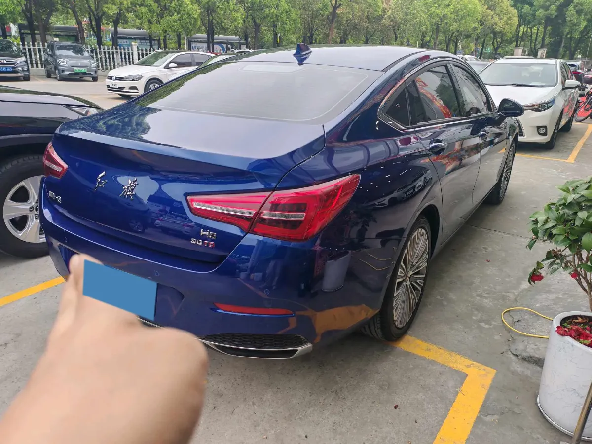 2022 HongQi H5 1.5T 169HP L4 7DCT,autocango,china used car exporter,china ev exporter,chinese used car exporter,chinese used ev exporter