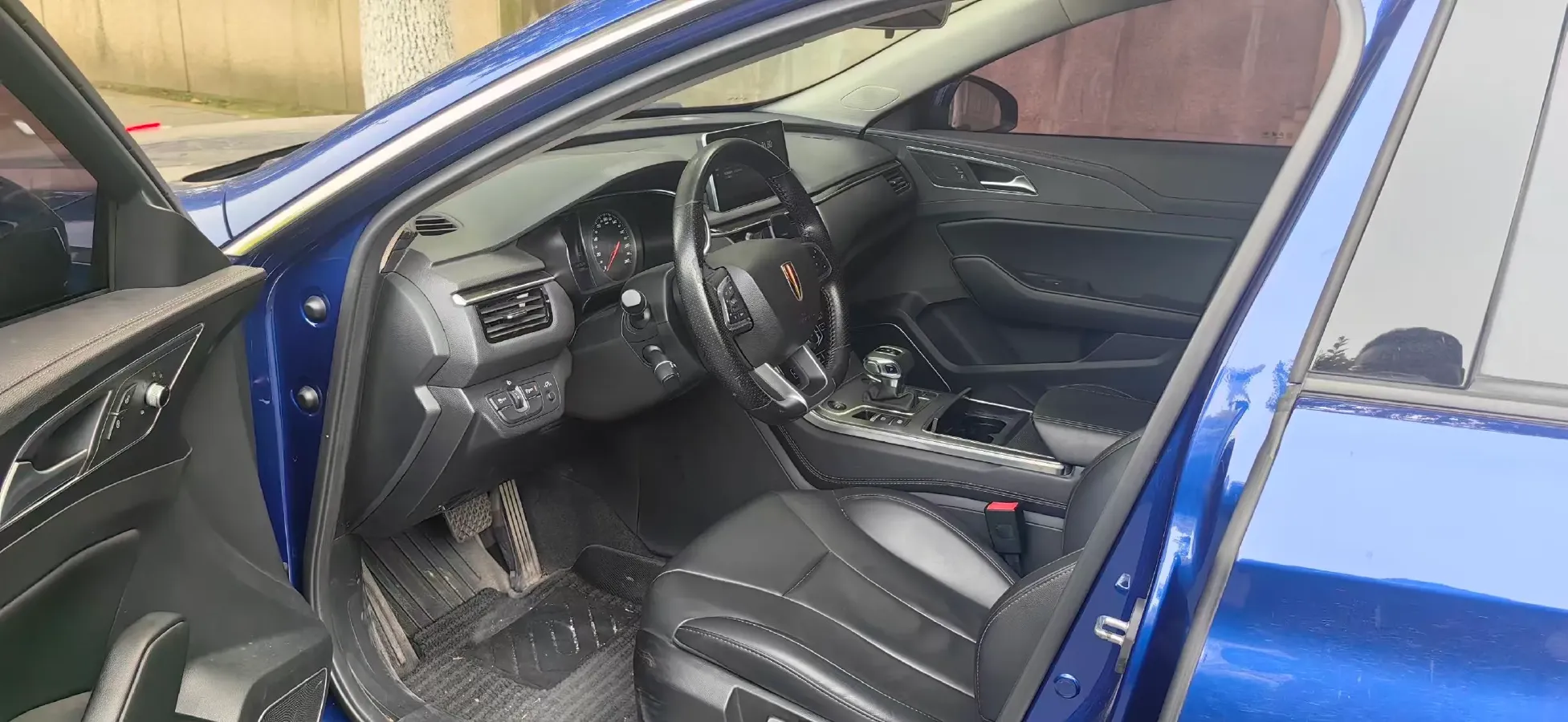 2020 HongQi H5 1.5T 169HP L4 7DCT,autocango,china used car exporter,china ev exporter,chinese used car exporter,chinese used ev exporter