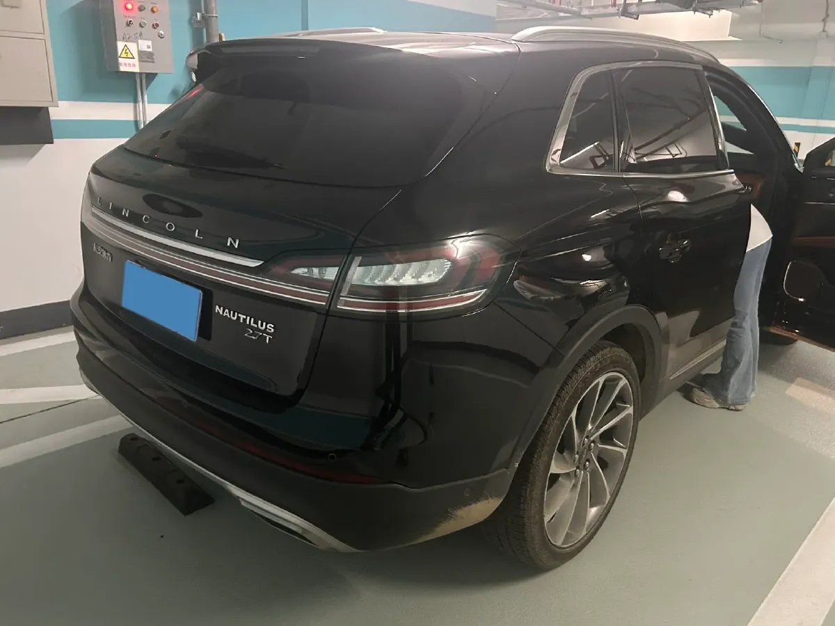 2021 Lincoln Nautilus 2.7T 322HP V6 8AT,autocango,china used car exporter,china ev exporter,chinese used car exporter,chinese used ev exporter