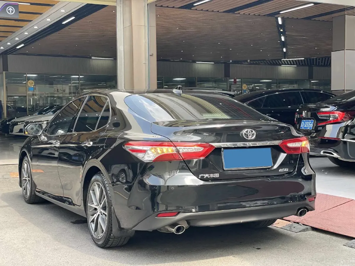2021 Toyota Camry 2.5L 209HP L4 8AT,autocango,china used car exporter,china ev exporter,chinese used car exporter,chinese used ev exporter