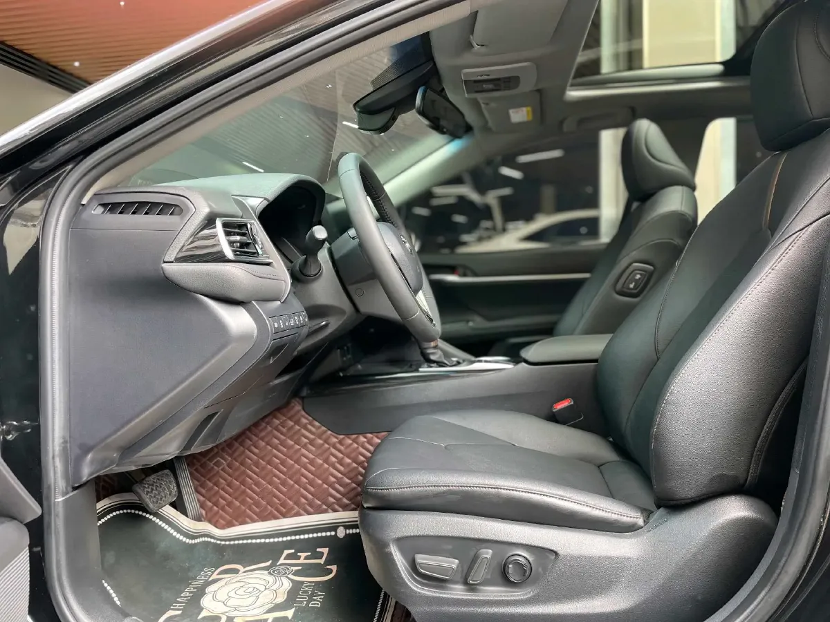 2021 Toyota Camry 2.5L 209HP L4 8AT,autocango,china used car exporter,china ev exporter,chinese used car exporter,chinese used ev exporter