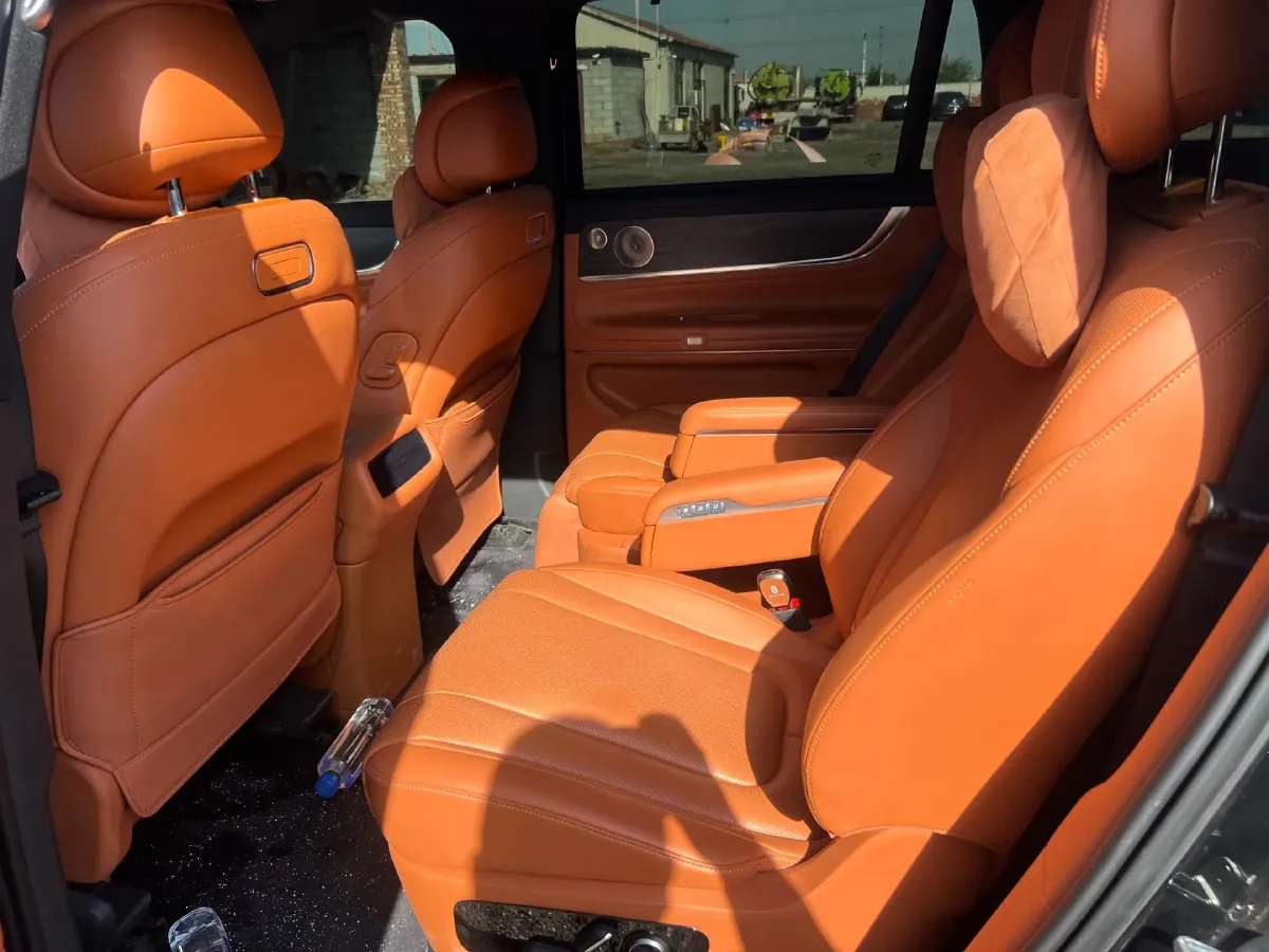 2024 AITO AITO M9 1.5T 152HP L4 REEV 42KWH,autocango,china used car exporter,china ev exporter,chinese used car exporter,chinese used ev exporter