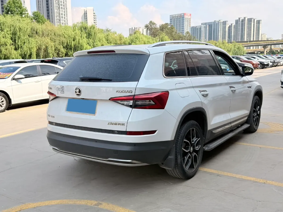 2018 Skoda Kodiak 1.8T 180HP L4 7DCT,autocango,china used car exporter,china ev exporter,chinese used car exporter,chinese used ev exporter