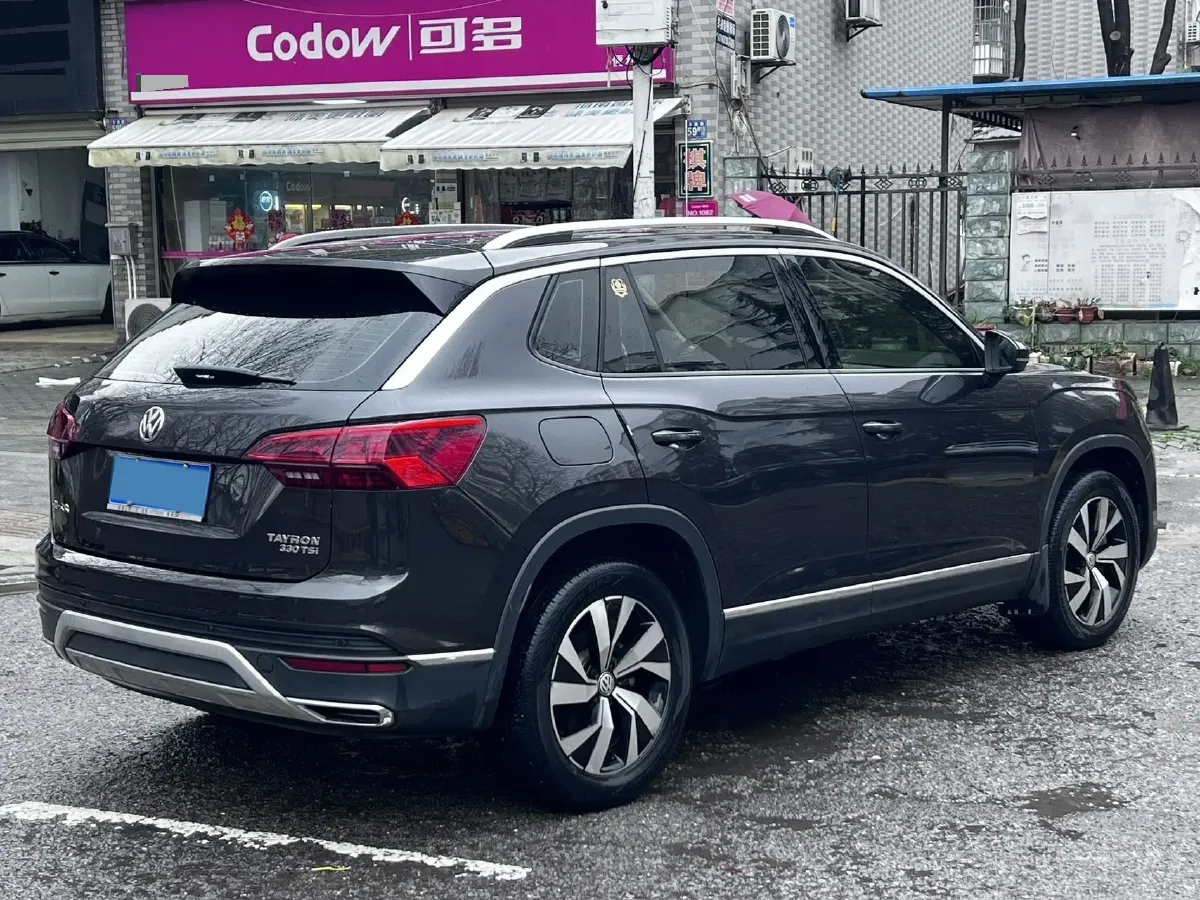 2019 Jeep Cherokee 2.0T 234HP L4 9AT,autocango,china used car exporter,china ev exporter,chinese used car exporter,chinese used ev exporter