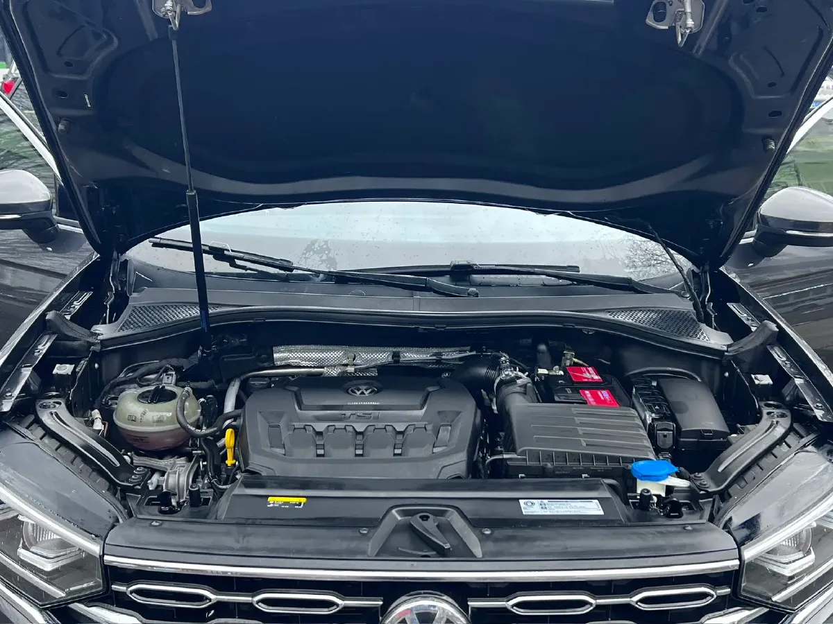 2019 Jeep Cherokee 2.0T 234HP L4 9AT,autocango,china used car exporter,china ev exporter,chinese used car exporter,chinese used ev exporter