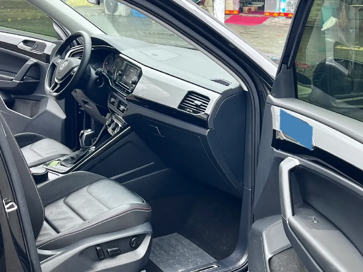 2019 Jeep Cherokee 2.0T 234HP L4 9AT,autocango,china used car exporter,china ev exporter,chinese used car exporter,chinese used ev exporter