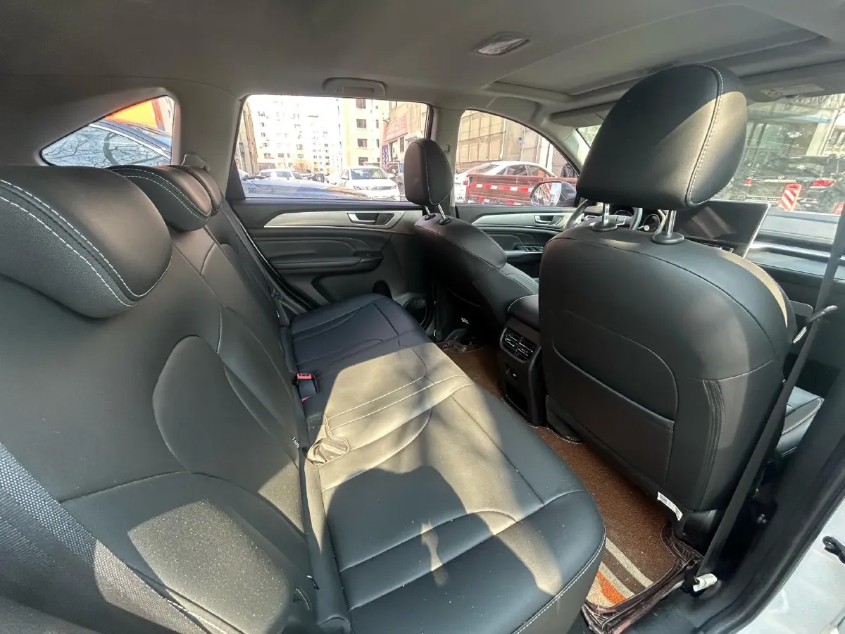 2021 Haval M6 1.5T 150HP L4 6MT,autocango,china used car exporter,china ev exporter,chinese used car exporter,chinese used ev exporter