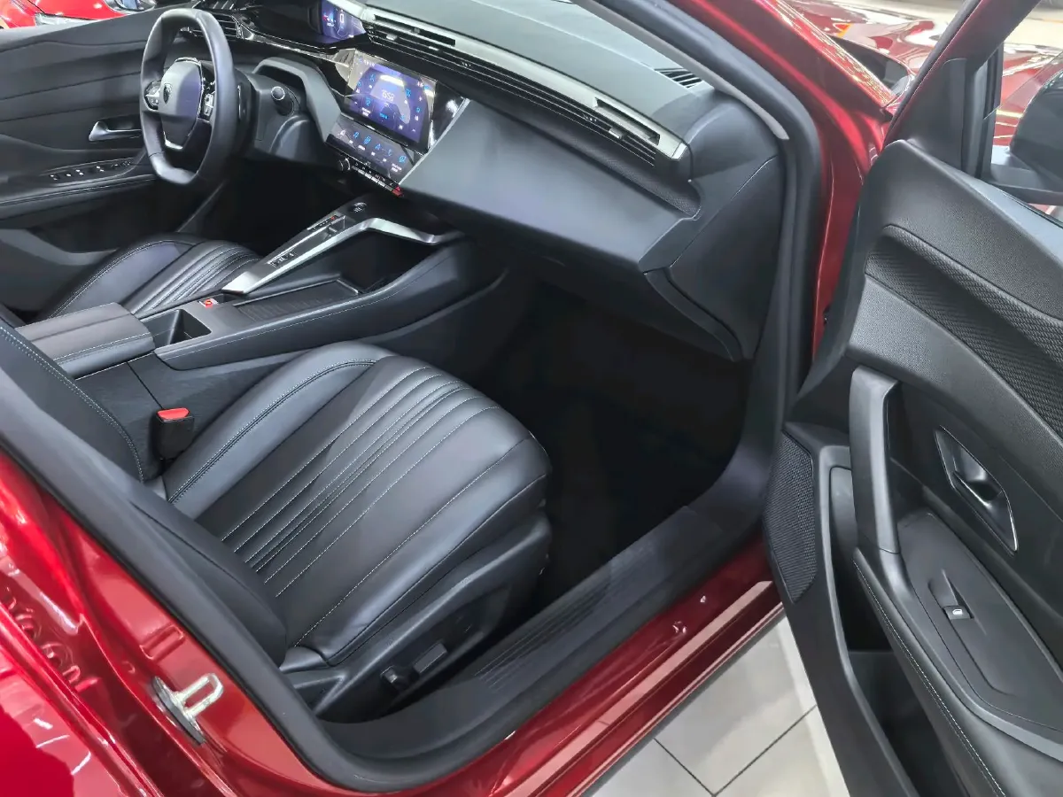 2023 Peugeot 408X 1.6T 175HP L4 8AT,autocango,china used car exporter,china ev exporter,chinese used car exporter,chinese used ev exporter