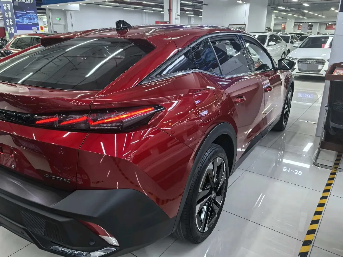 2023 Peugeot 408X 1.6T 175HP L4 8AT,autocango,china used car exporter,china ev exporter,chinese used car exporter,chinese used ev exporter