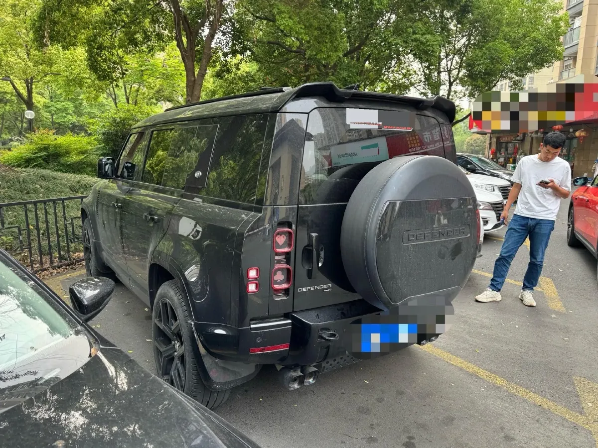 2021 Land Rover Defender 3.0T 400HP L6 8AT,autocango,china used car exporter,china ev exporter,chinese used car exporter,chinese used ev exporter