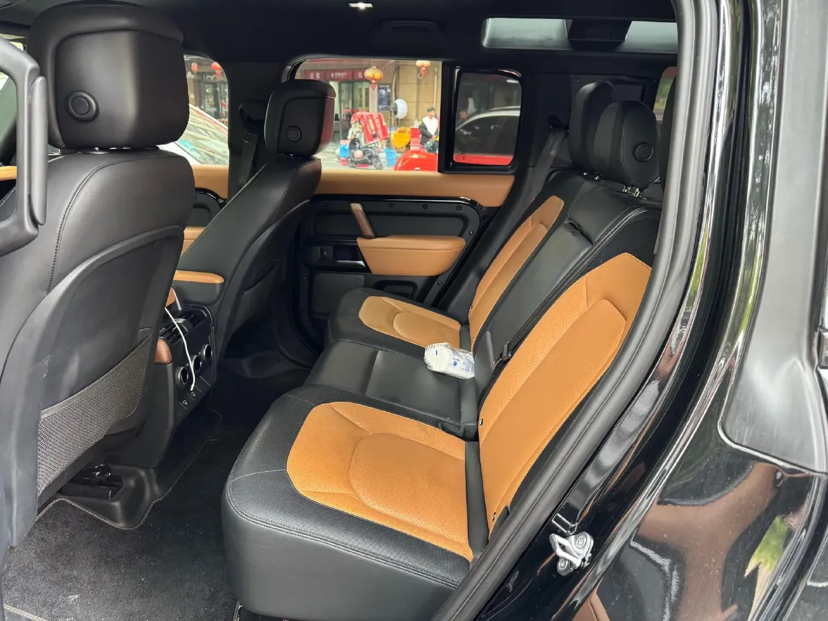 2021 Land Rover Defender 3.0T 400HP L6 8AT,autocango,china used car exporter,china ev exporter,chinese used car exporter,chinese used ev exporter