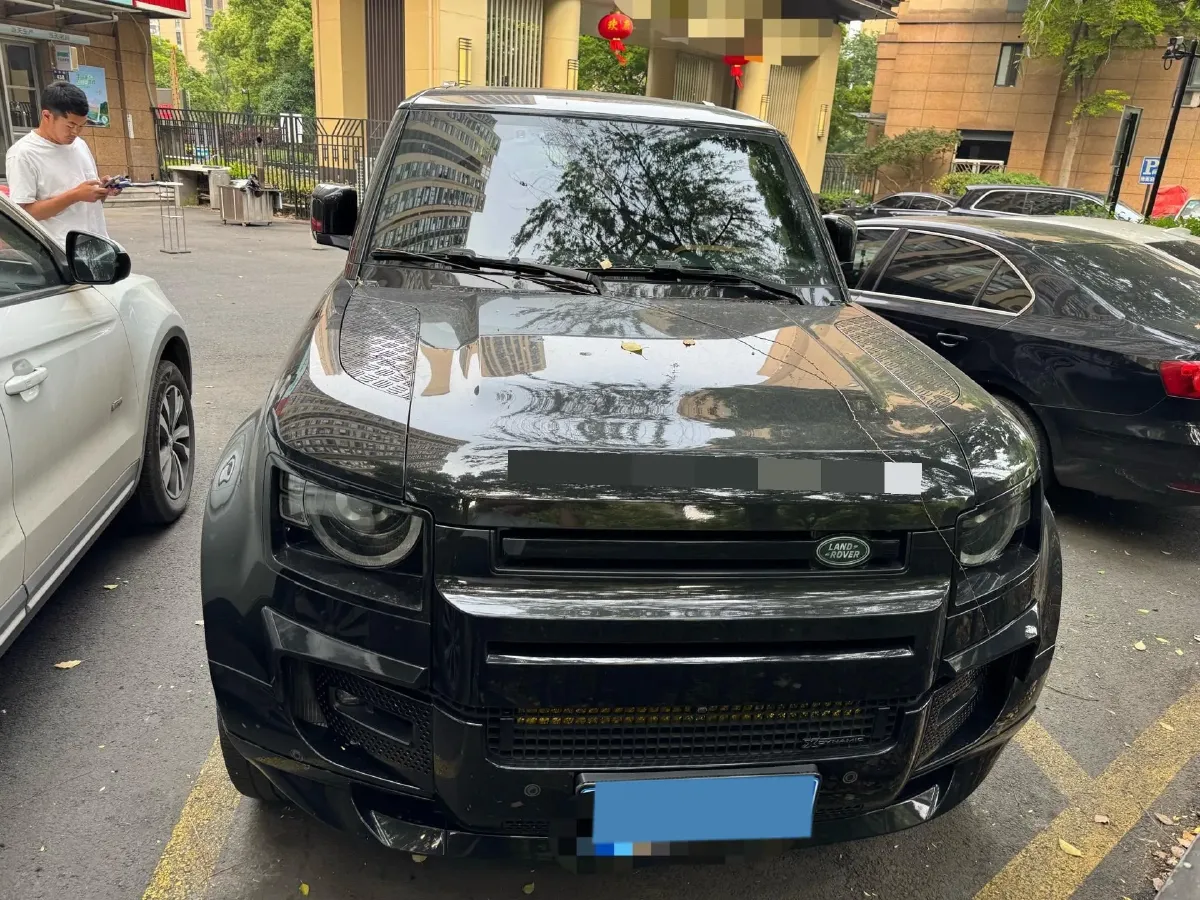 2021 Land Rover Defender 3.0T 400HP L6 8AT,autocango,china used car exporter,china ev exporter,chinese used car exporter,chinese used ev exporter