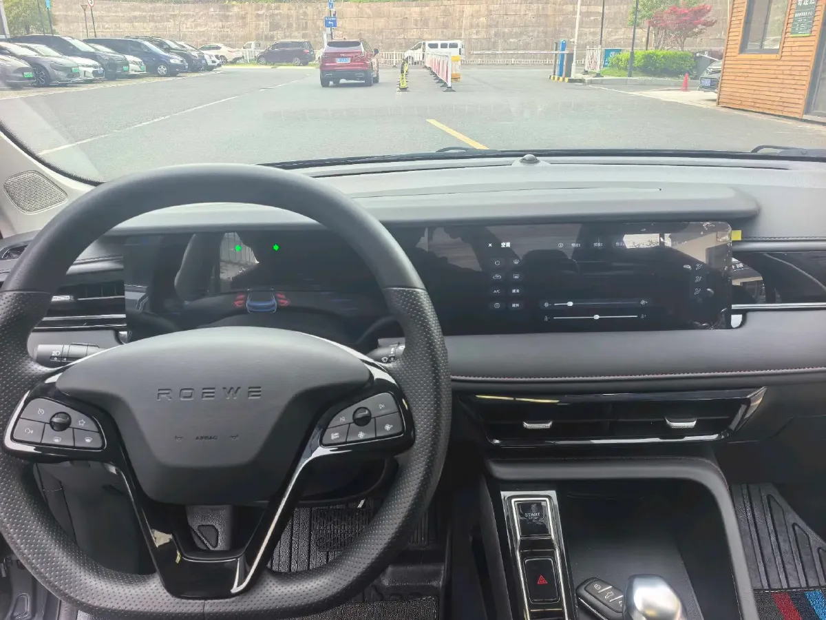 2023 Roewe i5 1.5L 129HP L4 CVT,autocango,china used car exporter,china ev exporter,chinese used car exporter,chinese used ev exporter