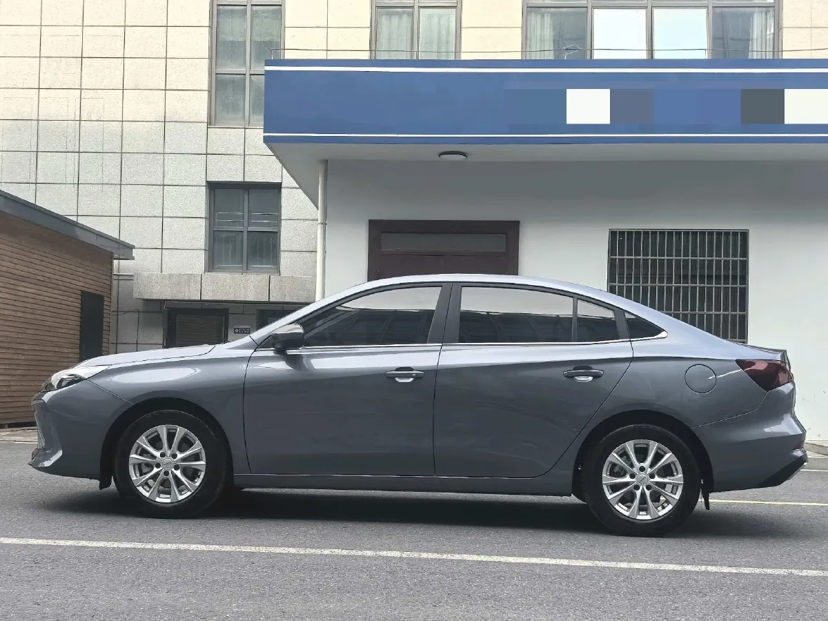 2023 Roewe i5 1.5L 129HP L4 CVT,autocango,china used car exporter,china ev exporter,chinese used car exporter,chinese used ev exporter