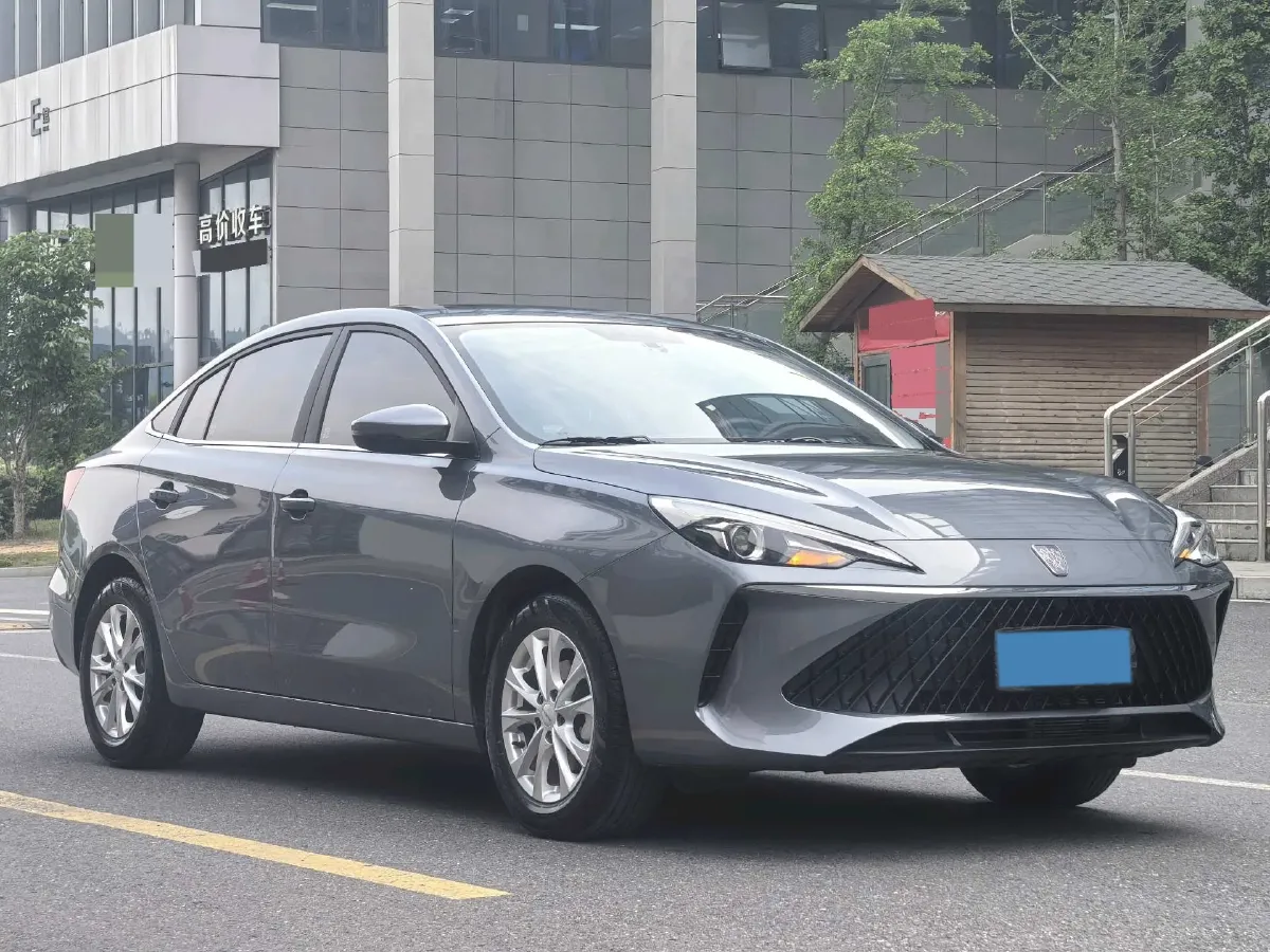 2023 Roewe i5 1.5L 129HP L4 CVT,autocango,china used car exporter,china ev exporter,chinese used car exporter,chinese used ev exporter