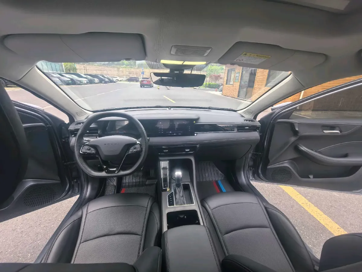 2023 Roewe i5 1.5L 129HP L4 CVT,autocango,china used car exporter,china ev exporter,chinese used car exporter,chinese used ev exporter