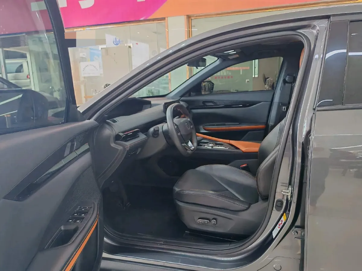 2023 ChangAn UNI-V iDD 1.5T 170HP L4 6TCT PHEV 18.4KWH,autocango,china used car exporter,china ev exporter,chinese used car exporter,chinese used ev exporter