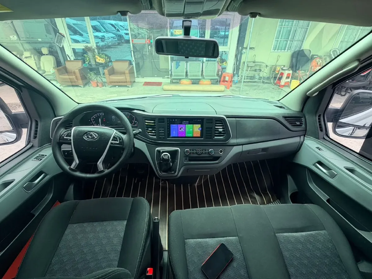 2023 MAXUS XinTu V80 2.0T 127HP L4 6MT,autocango,china used car exporter,china ev exporter,chinese used car exporter,chinese used ev exporter