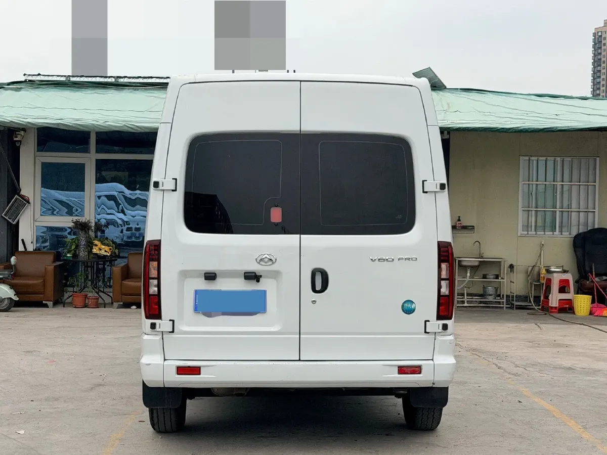 2023 MAXUS XinTu V80 2.0T 127HP L4 6MT,autocango,china used car exporter,china ev exporter,chinese used car exporter,chinese used ev exporter