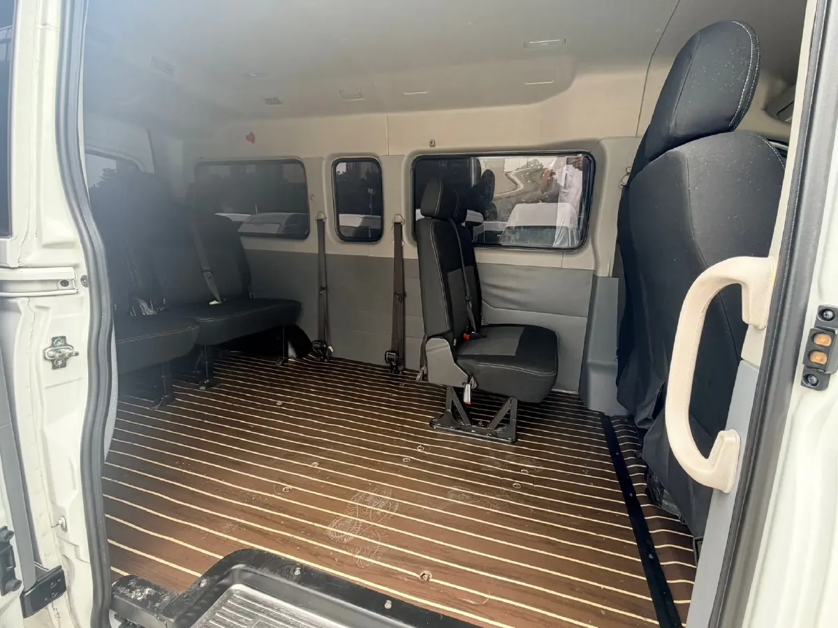 2023 MAXUS XinTu V80 2.0T 127HP L4 6MT,autocango,china used car exporter,china ev exporter,chinese used car exporter,chinese used ev exporter