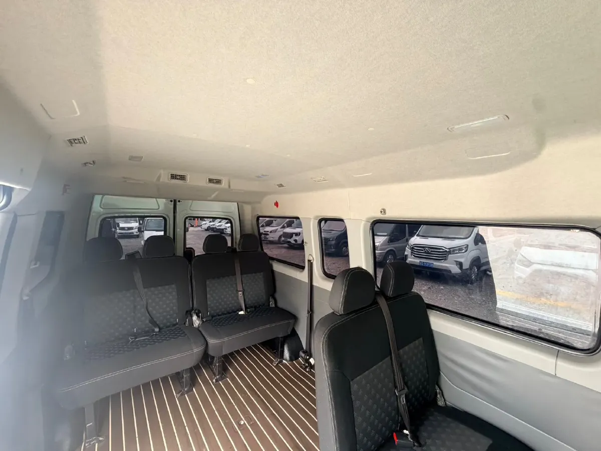 2023 MAXUS XinTu V80 2.0T 127HP L4 6MT,autocango,china used car exporter,china ev exporter,chinese used car exporter,chinese used ev exporter