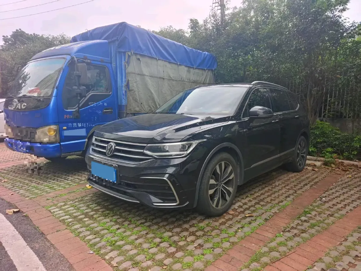 2024 Volkswagen Tiguan L 2.0T 186HP L4 7DCT,autocango,china used car exporter,china ev exporter,chinese used car exporter,chinese used ev exporter