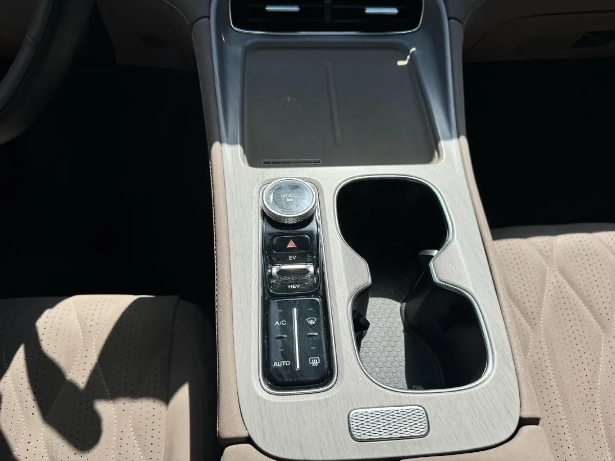 2025 Chery Tiggo8 PLUS C-DM 1.5T 156HP L4 1DHT PHEV,autocango,china used car exporter,china ev exporter,chinese used car exporter,chinese used ev exporter