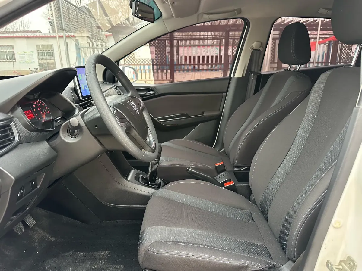 2020 BaoJun 310 1.2L 80HP L4 5MT,autocango,china used car exporter,china ev exporter,chinese used car exporter,chinese used ev exporter