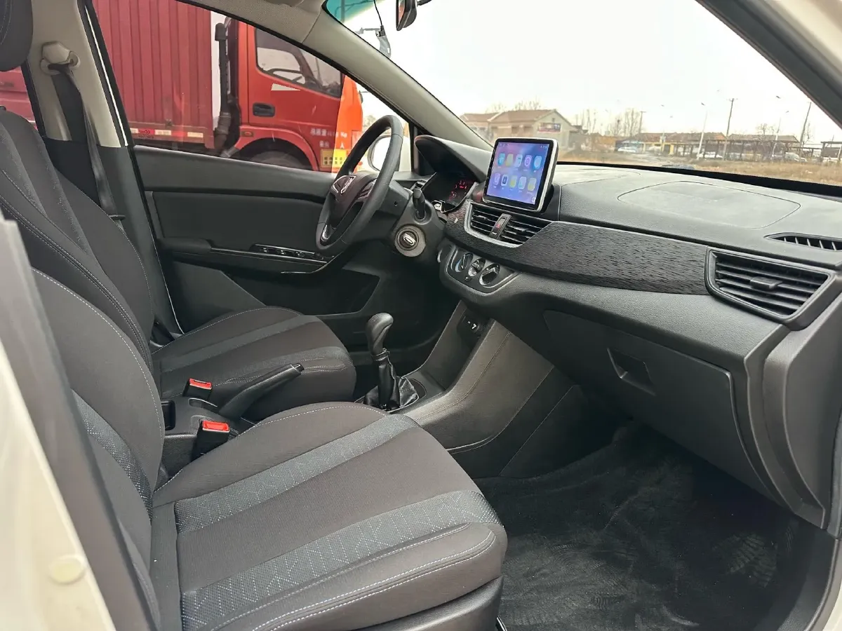 2020 BaoJun 310 1.2L 80HP L4 5MT,autocango,china used car exporter,china ev exporter,chinese used car exporter,chinese used ev exporter