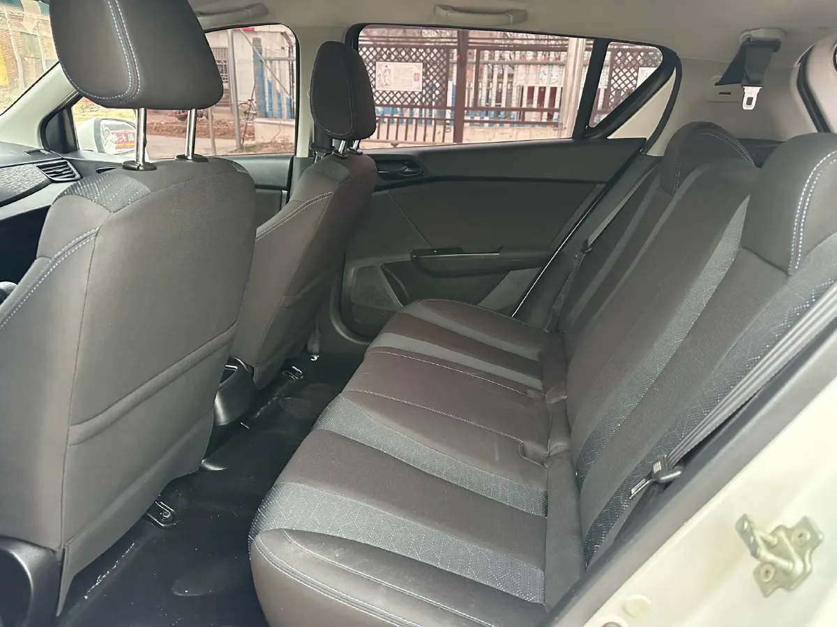 2020 BaoJun 310 1.2L 80HP L4 5MT,autocango,china used car exporter,china ev exporter,chinese used car exporter,chinese used ev exporter