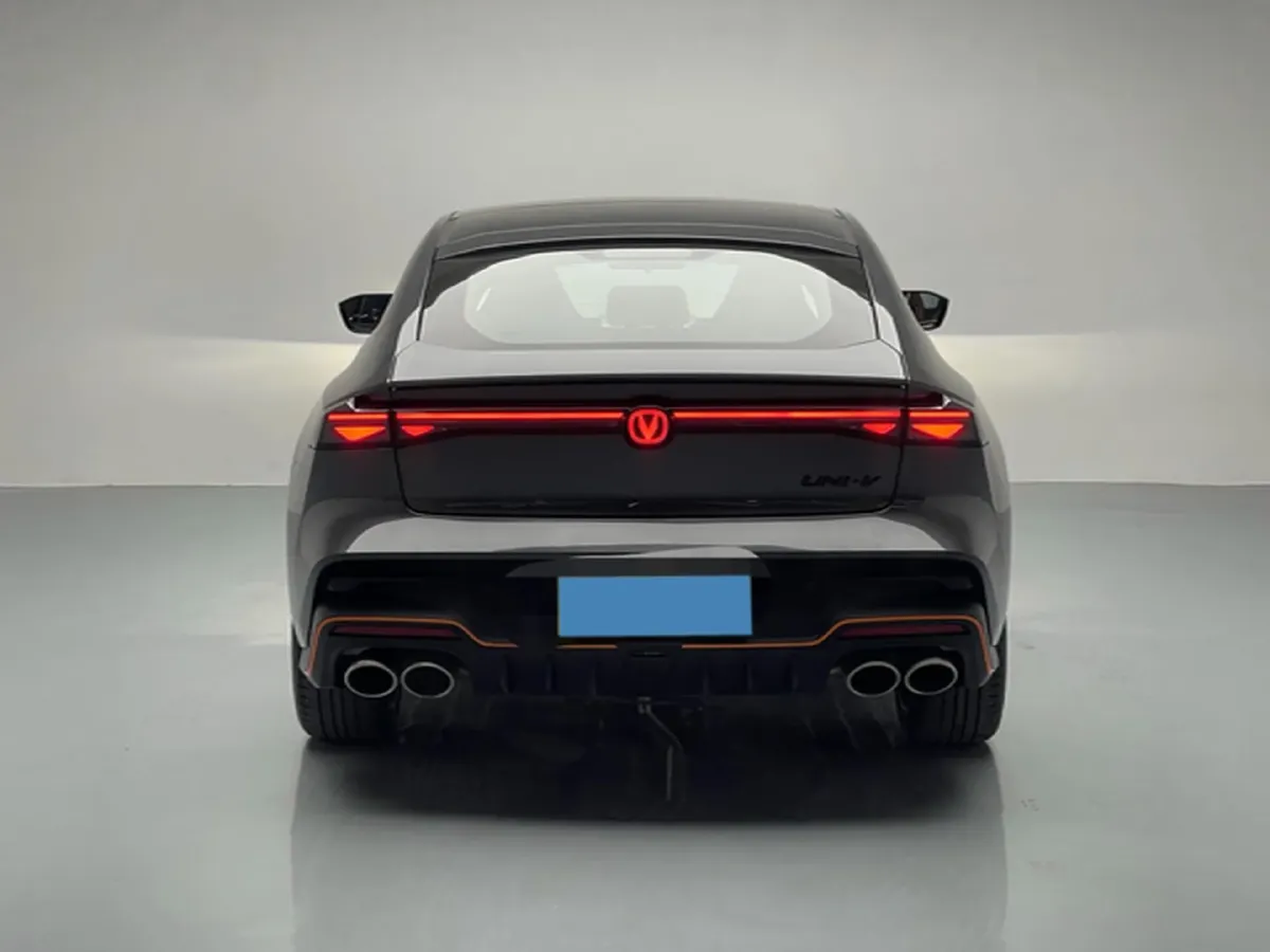 2025 ChangAn UNI-V 2.0T 245HP L4 8AT,autocango,china used car exporter,china ev exporter,chinese used car exporter,chinese used ev exporter